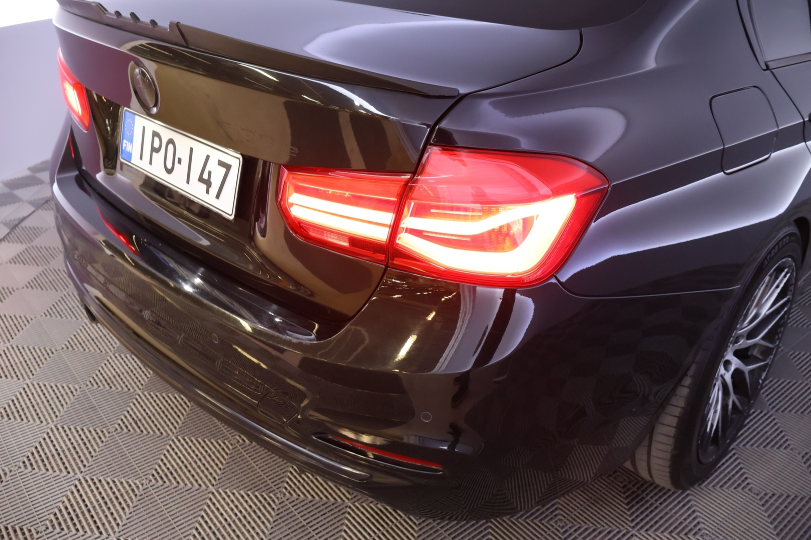 BMW 330 2016