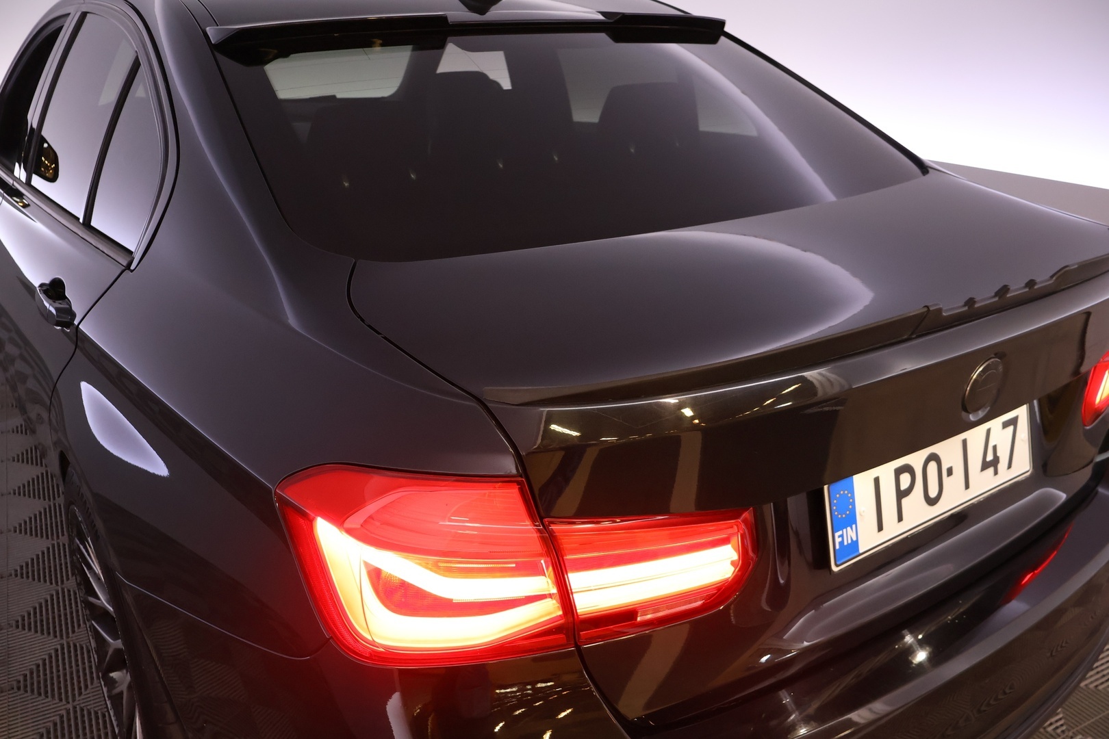 BMW 330 2016