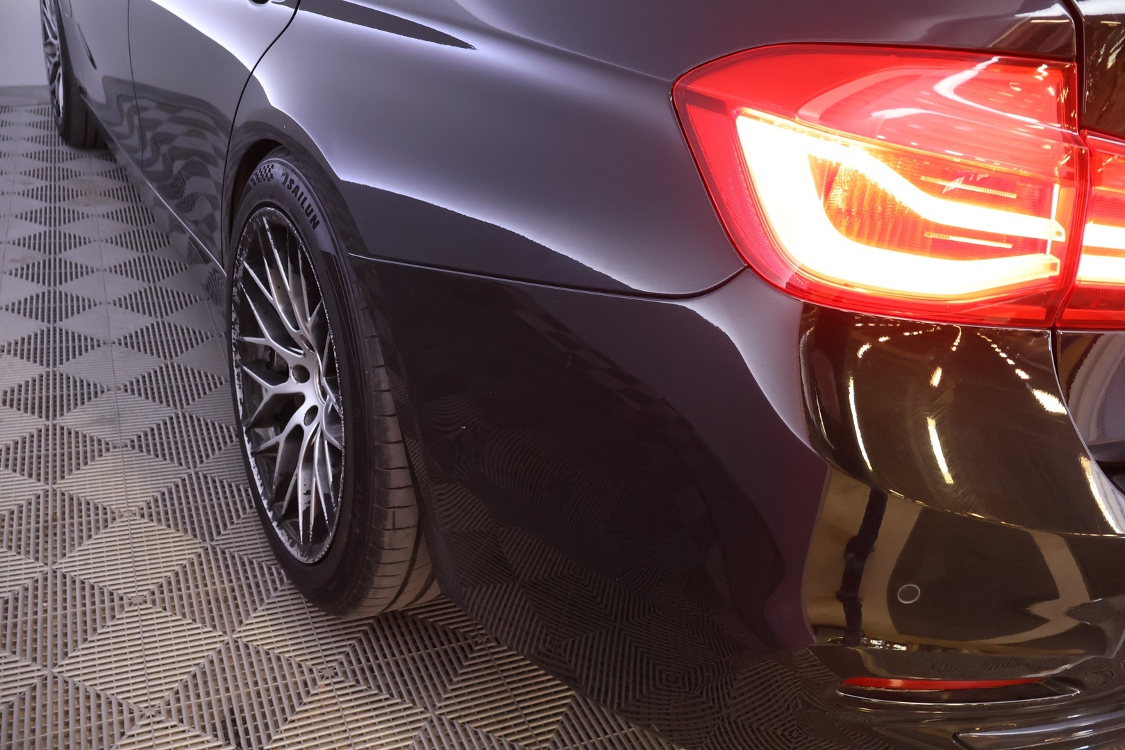 BMW 330 2016