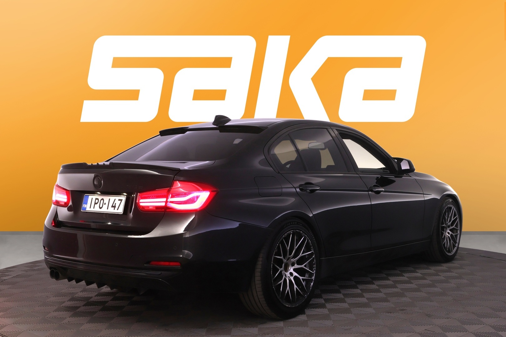 BMW 330 2016