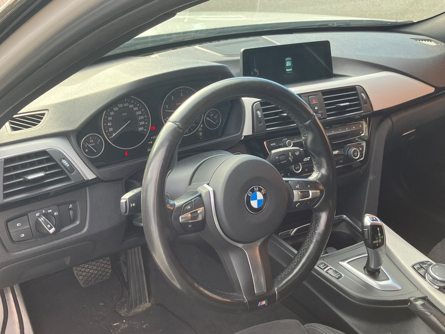 BMW 330 2016
