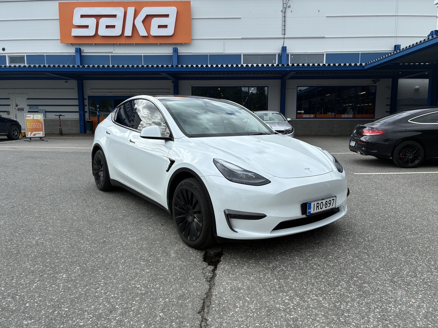 TESLA Model Y 2023