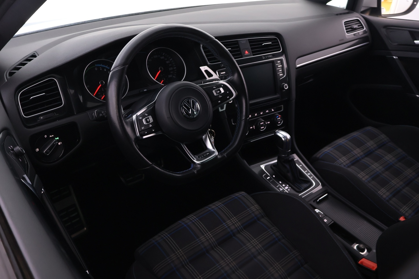 VOLKSWAGEN Golf 2017