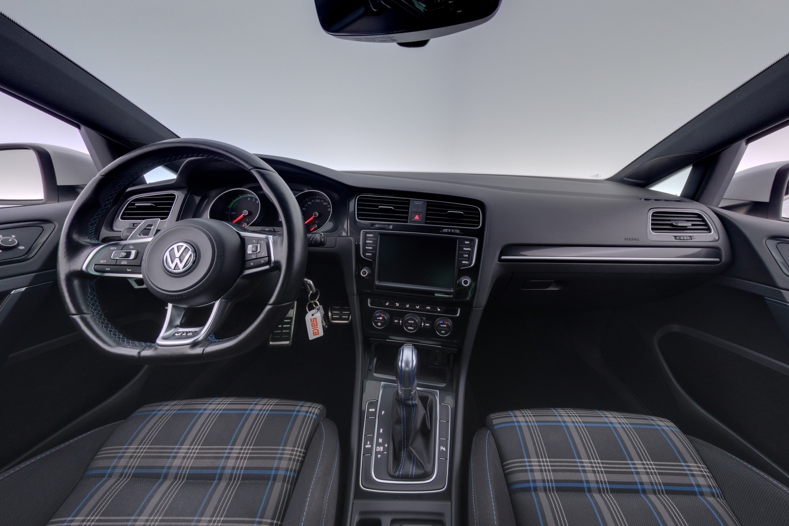 VOLKSWAGEN Golf 2017