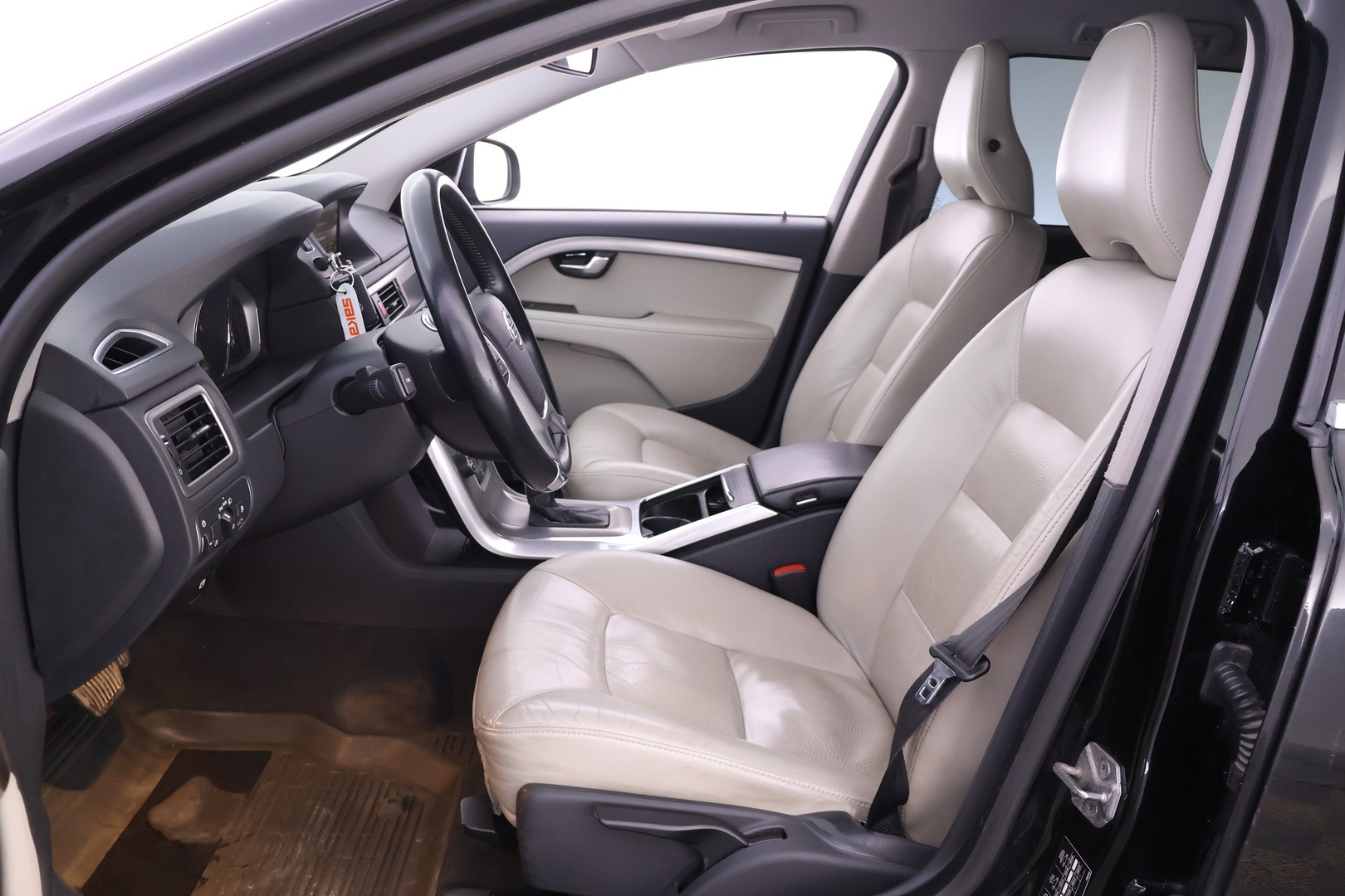 VOLVO V70 2014