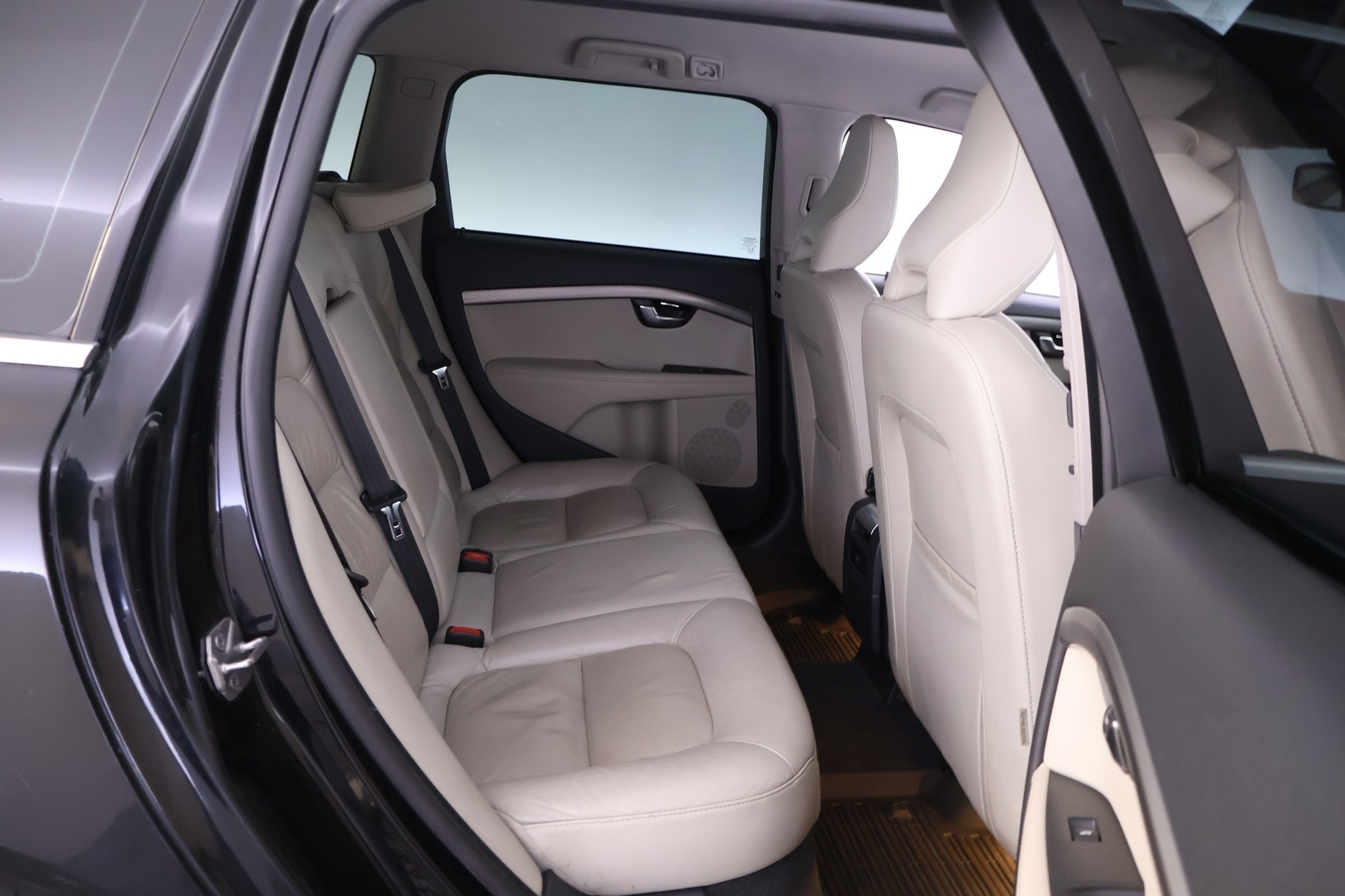 VOLVO V70 2014