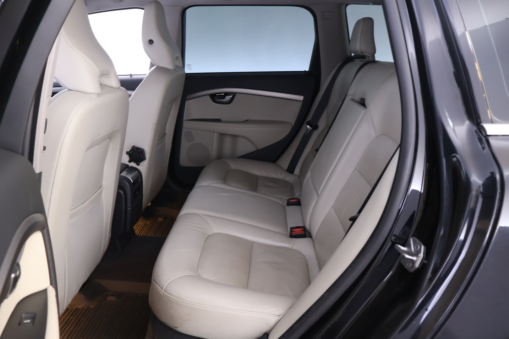 VOLVO V70 2014