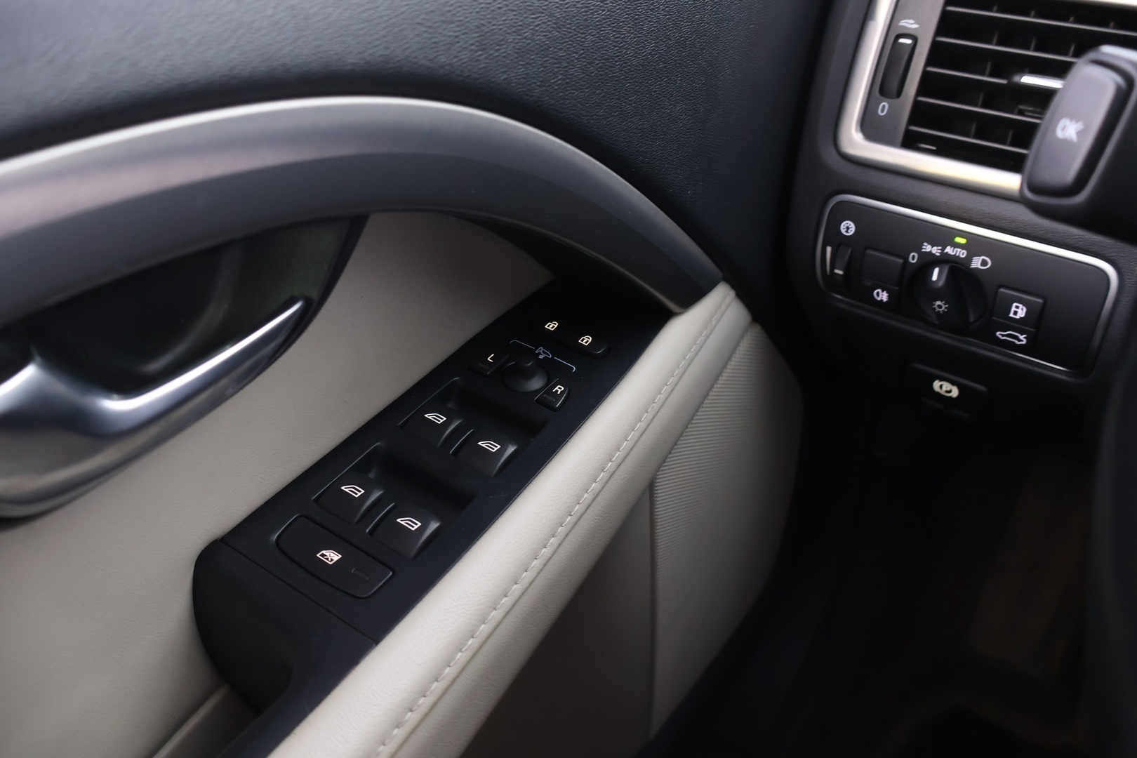VOLVO V70 2014