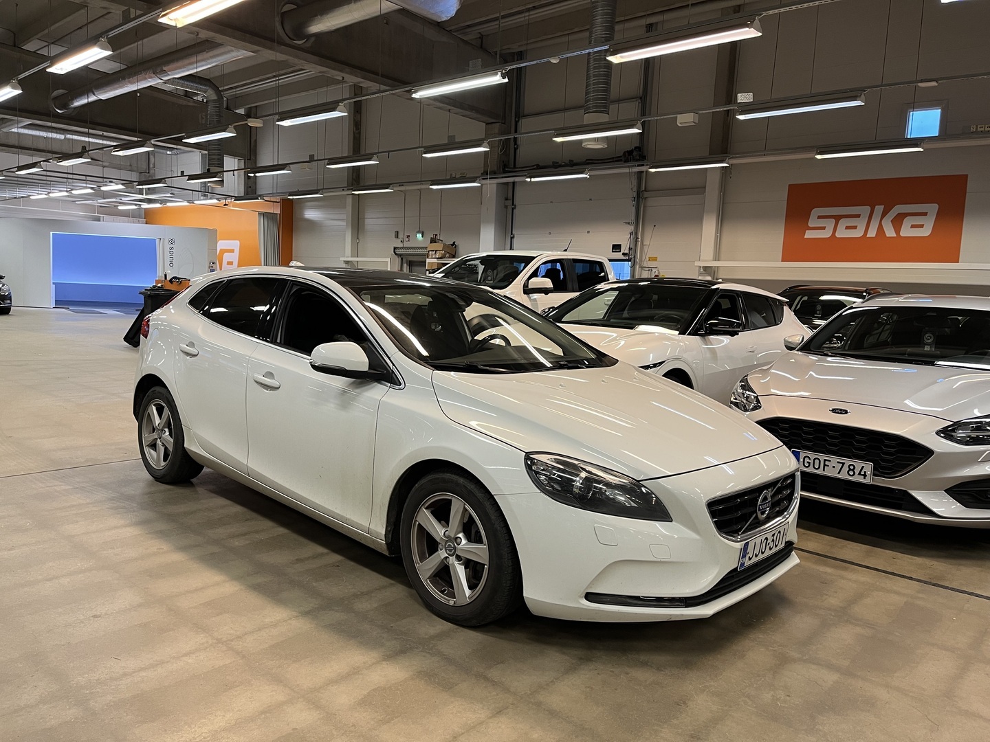 VOLVO V40 2015