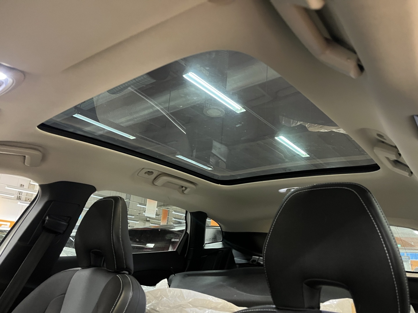 VOLVO V40 2015
