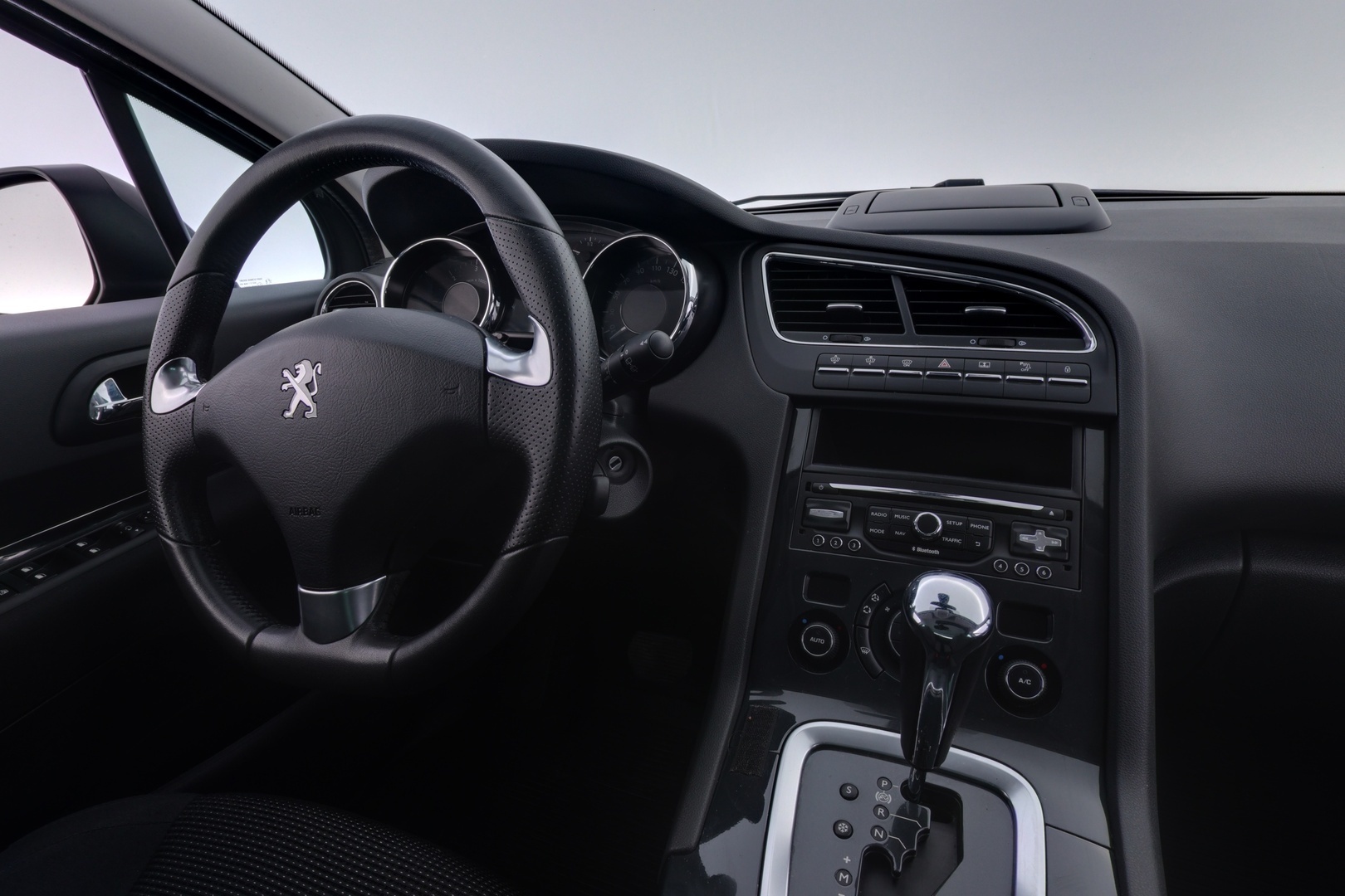 PEUGEOT 5008 2017