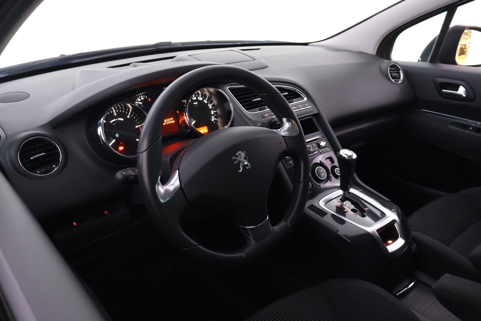 PEUGEOT 5008 2017