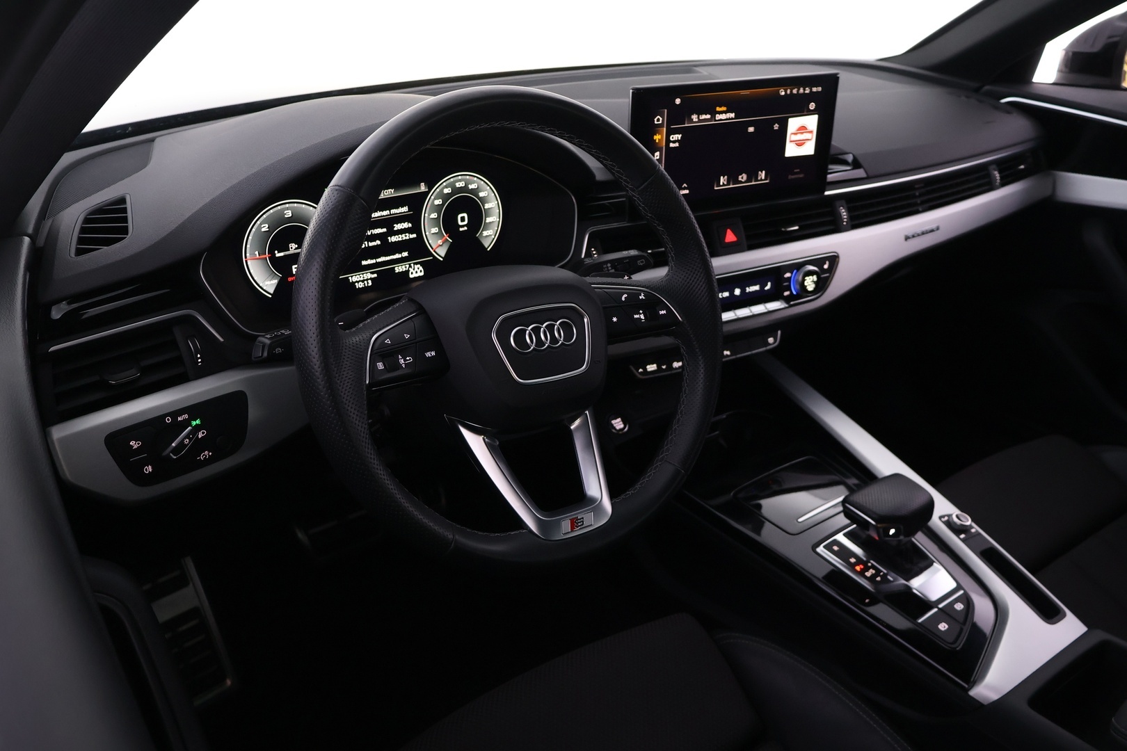 AUDI A4 2023