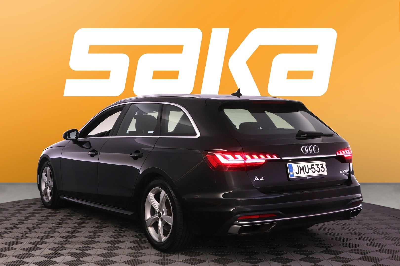 AUDI A4 2023