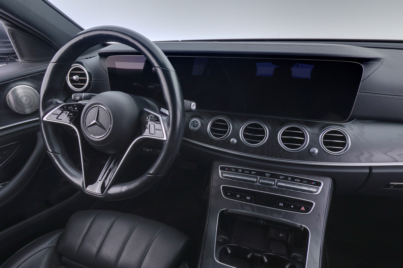 MERCEDES-BENZ E 2022