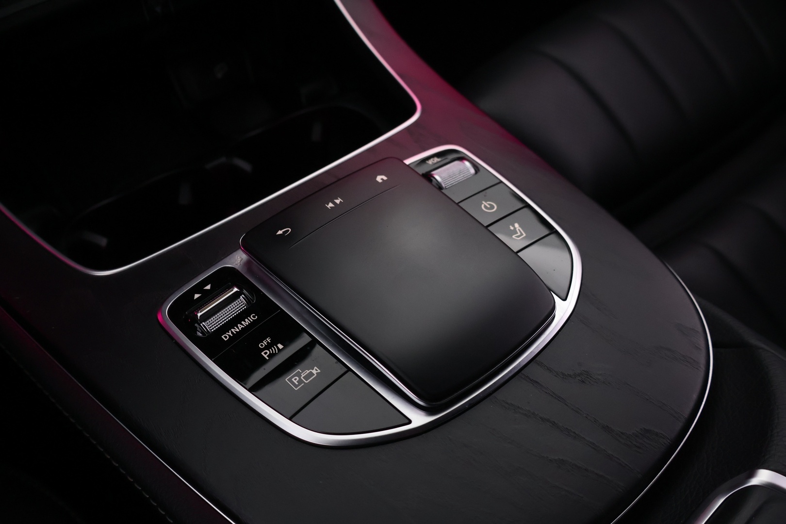 MERCEDES-BENZ E 2022