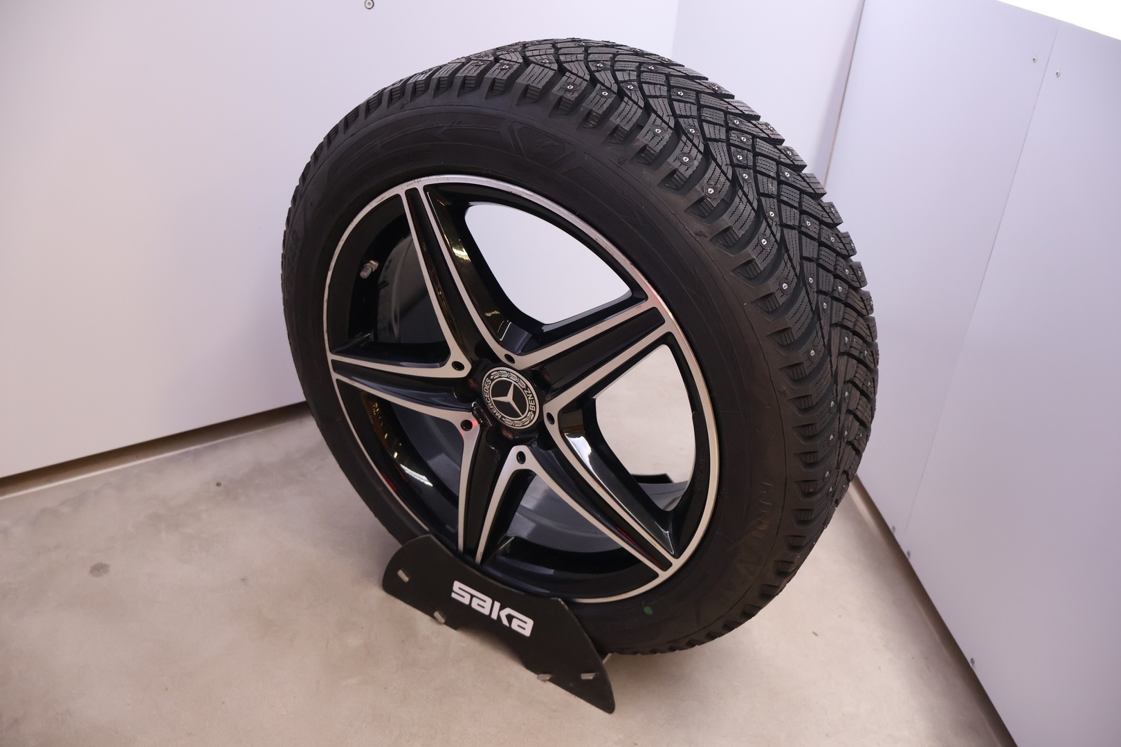 MERCEDES-BENZ E 2022