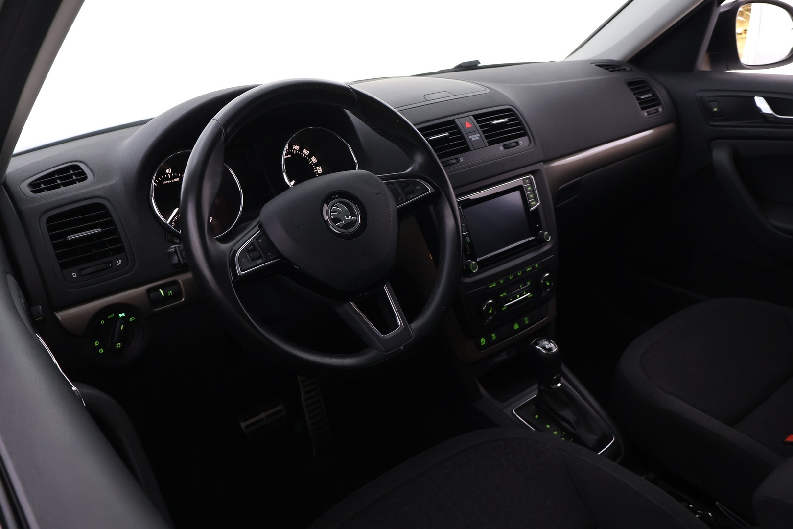 SKODA Yeti 2016
