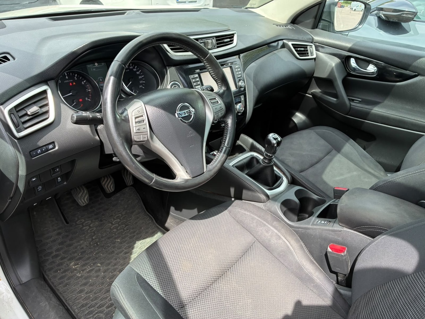 NISSAN Qashqai 2017