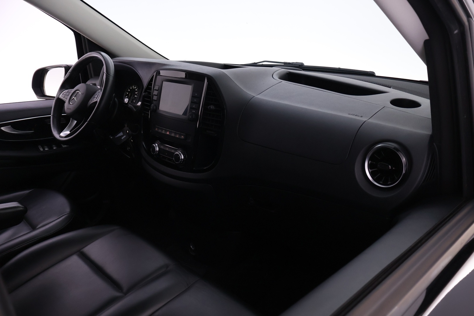 MERCEDES-BENZ Vito 2023