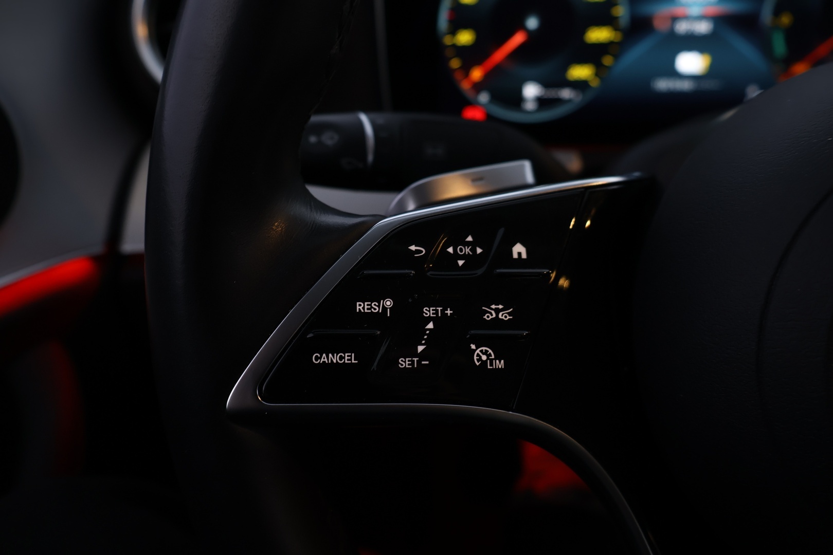 MERCEDES-BENZ E 2023