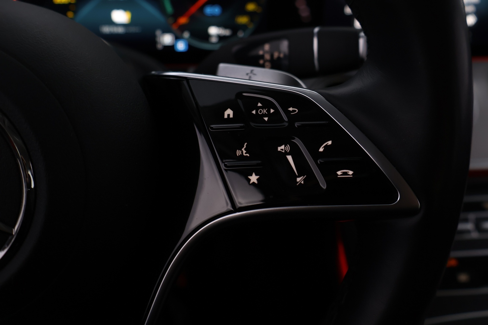 MERCEDES-BENZ E 2023