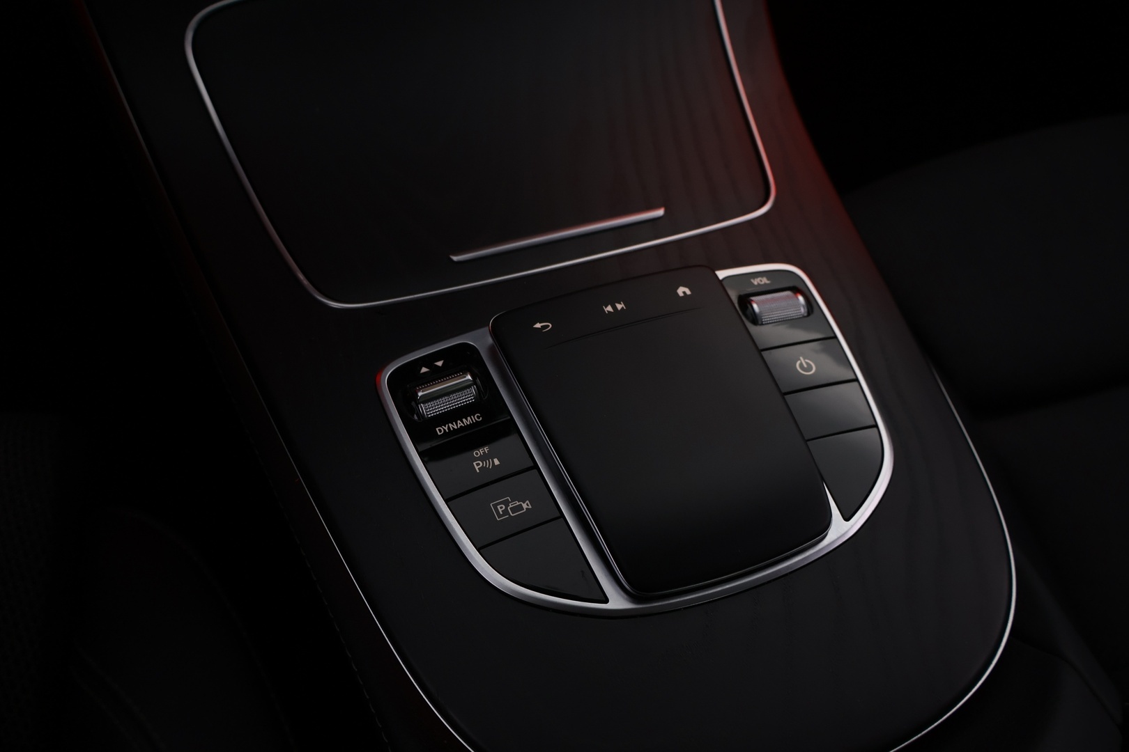 MERCEDES-BENZ E 2023