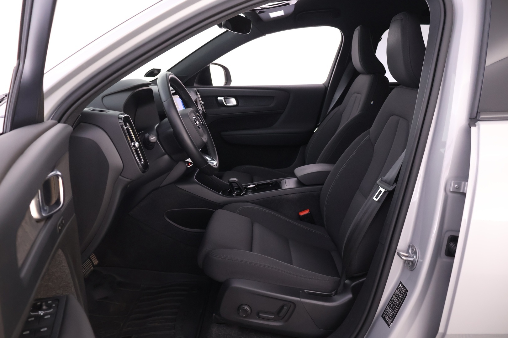 VOLVO XC40 2024