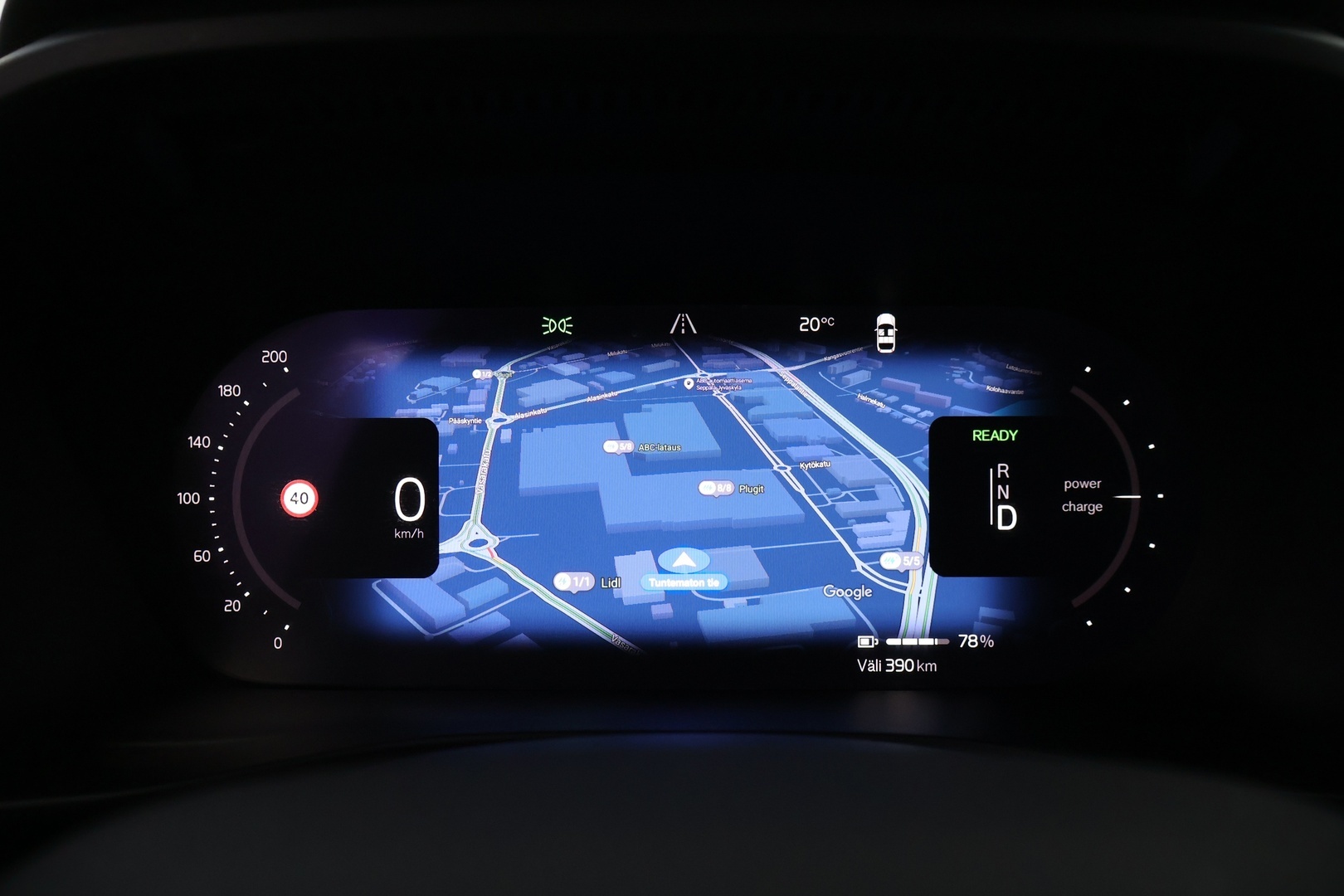 VOLVO XC40 2024