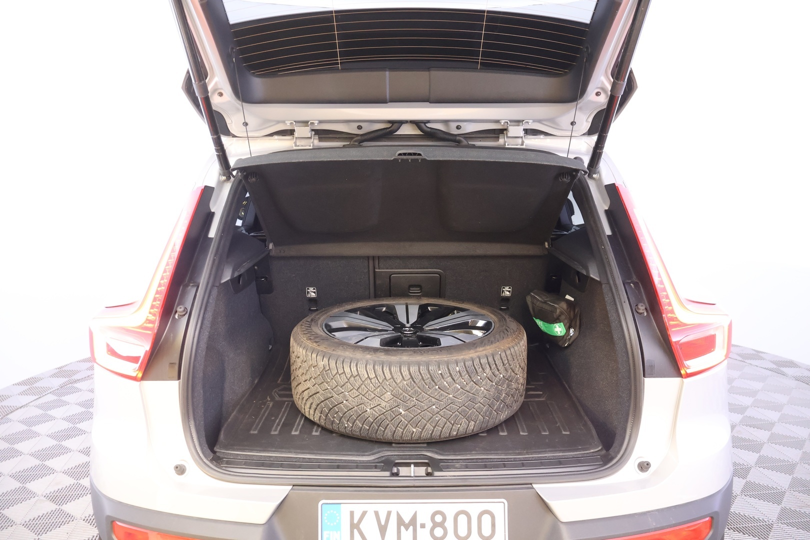 VOLVO XC40 2024
