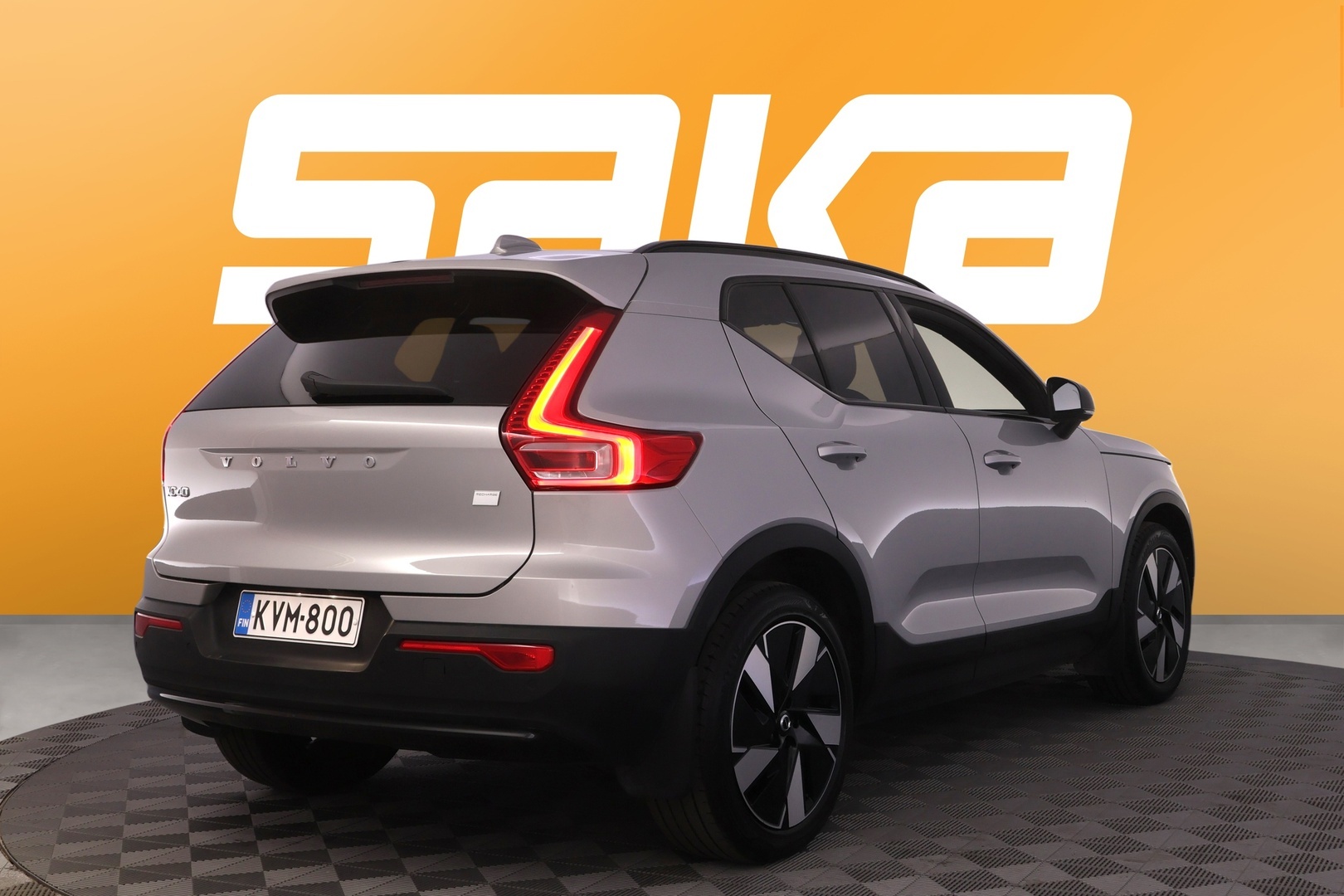 VOLVO XC40 2024