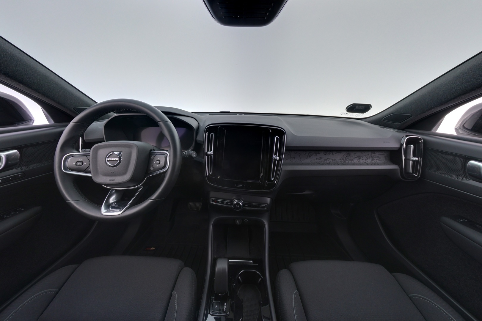 VOLVO XC40 2024