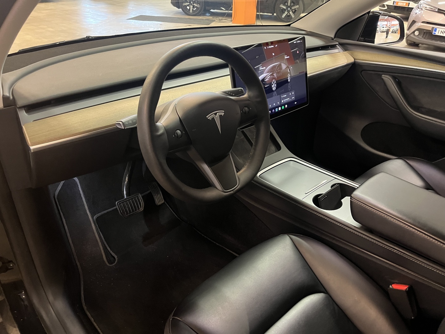 TESLA Model Y 2023