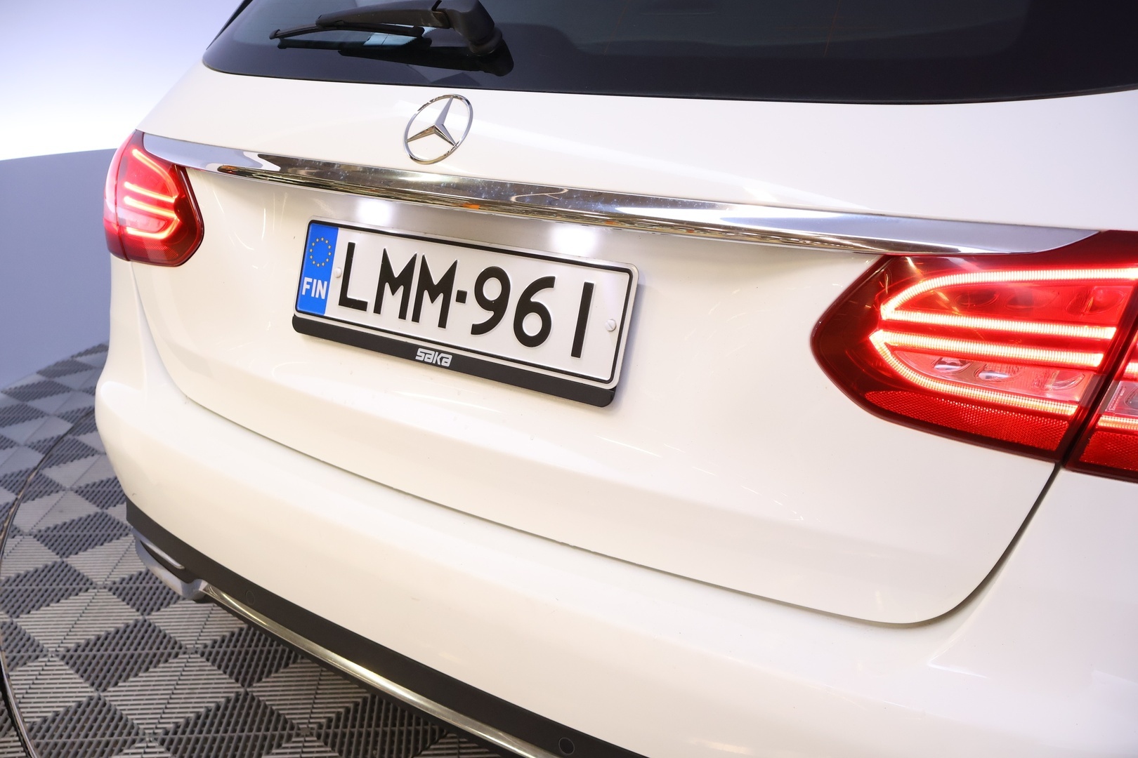 MERCEDES-BENZ C 2015