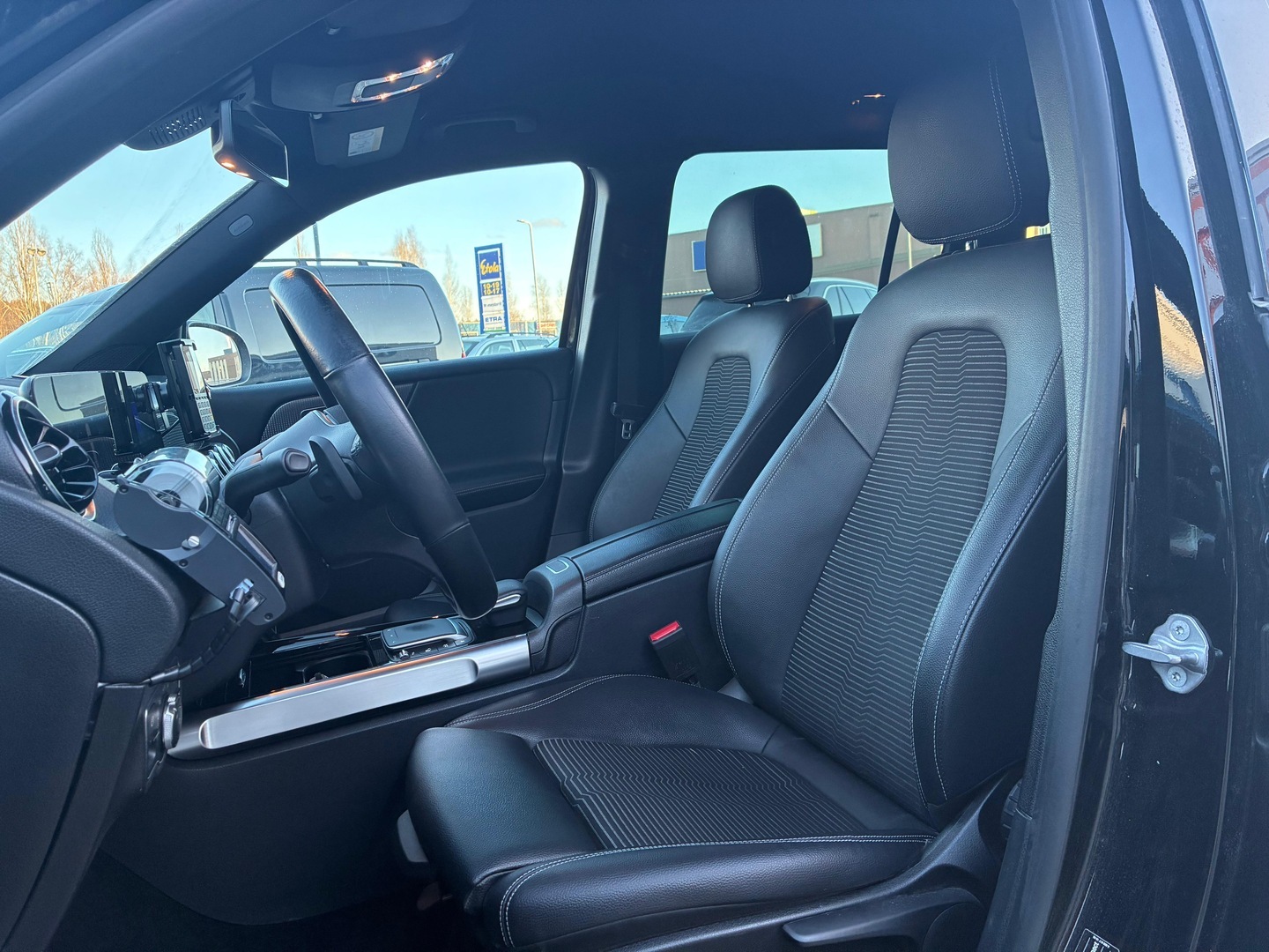 MERCEDES-BENZ GLB 2021