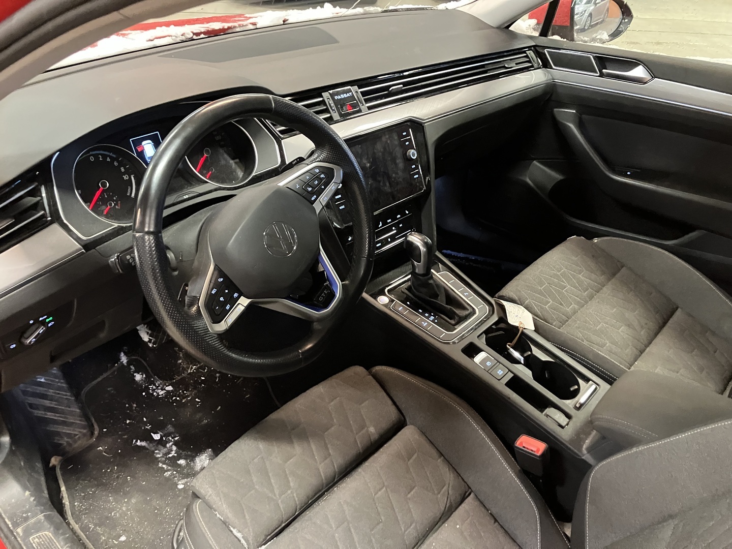 VOLKSWAGEN Passat 2023