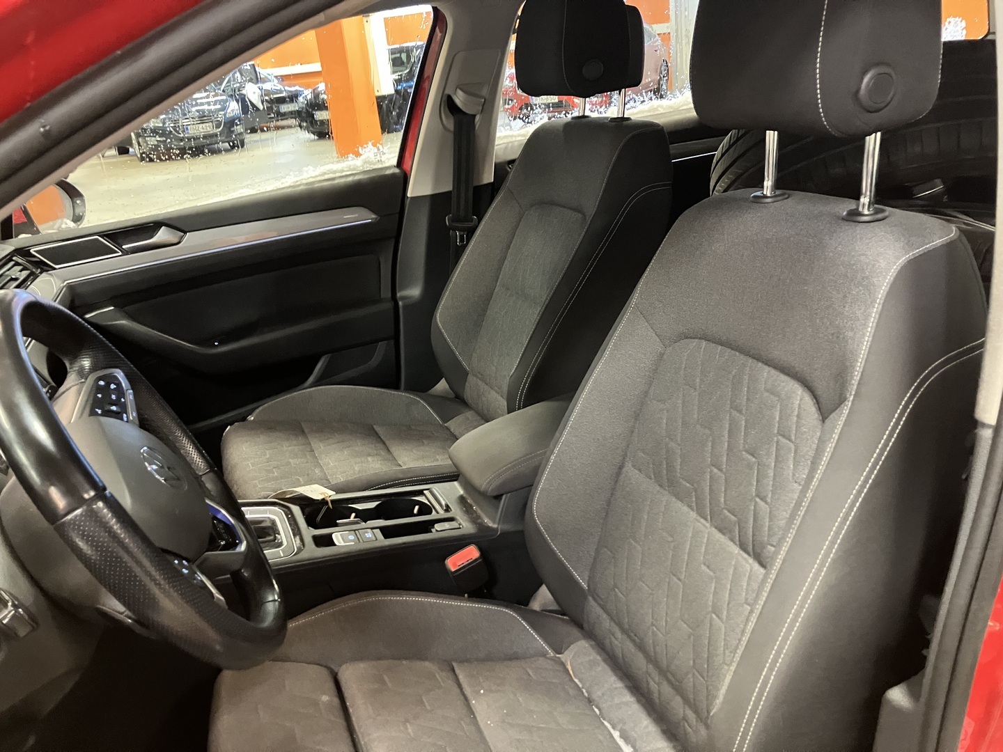 VOLKSWAGEN Passat 2023