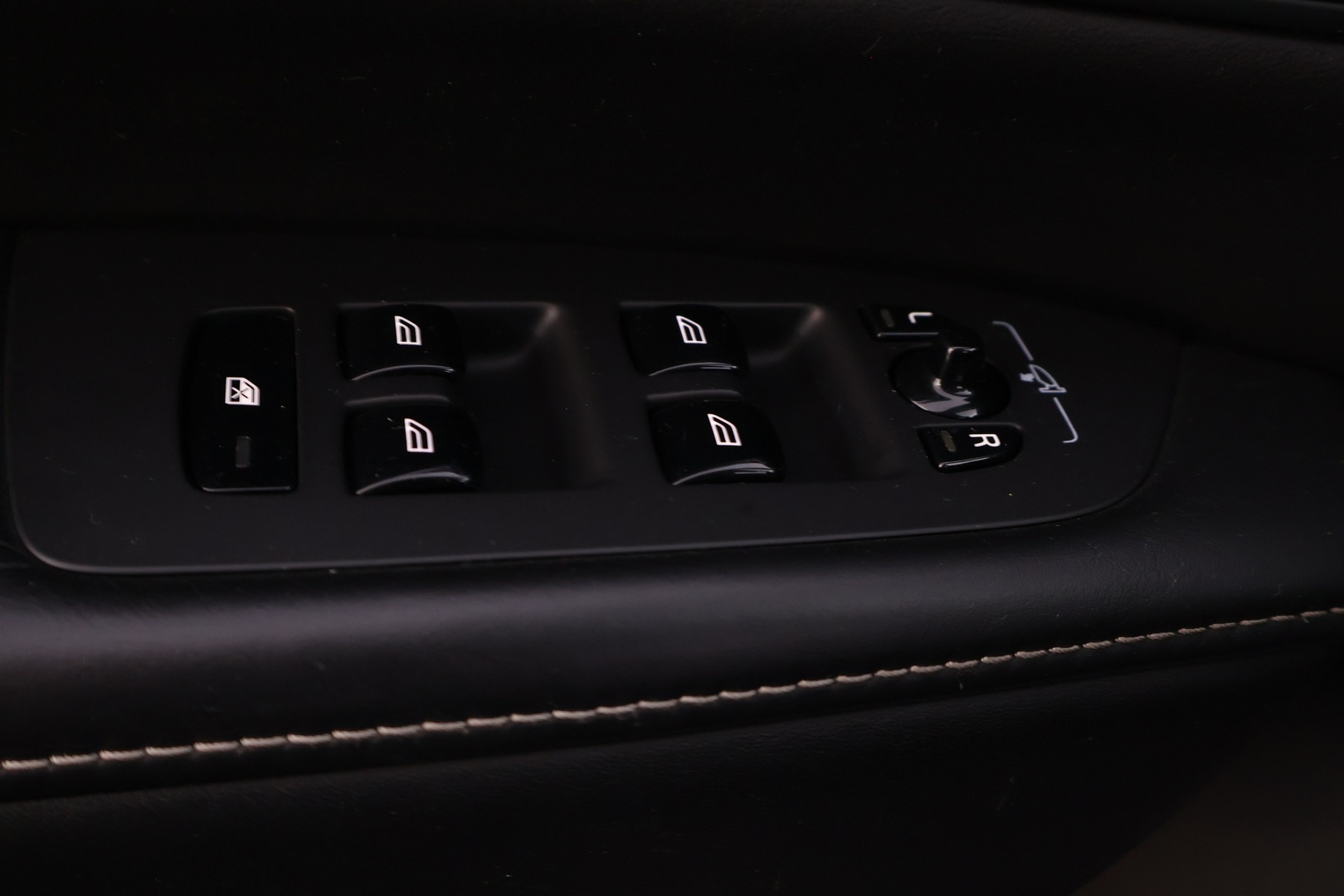 VOLVO V90 2019