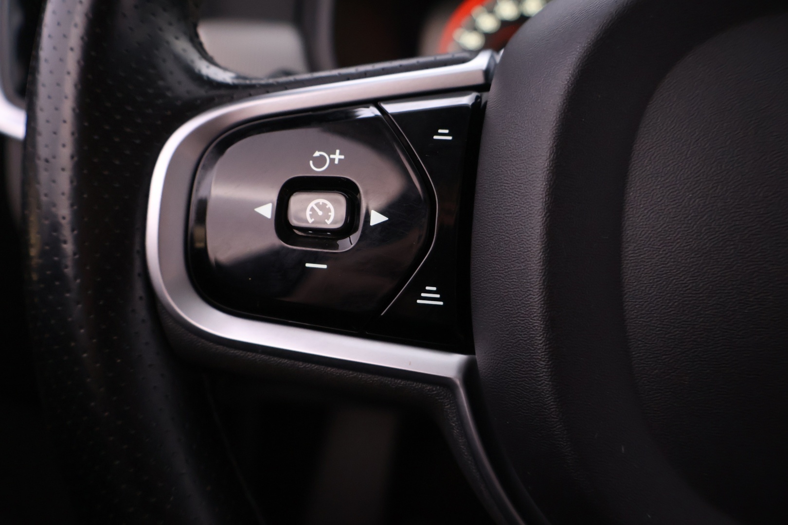 VOLVO V90 2019