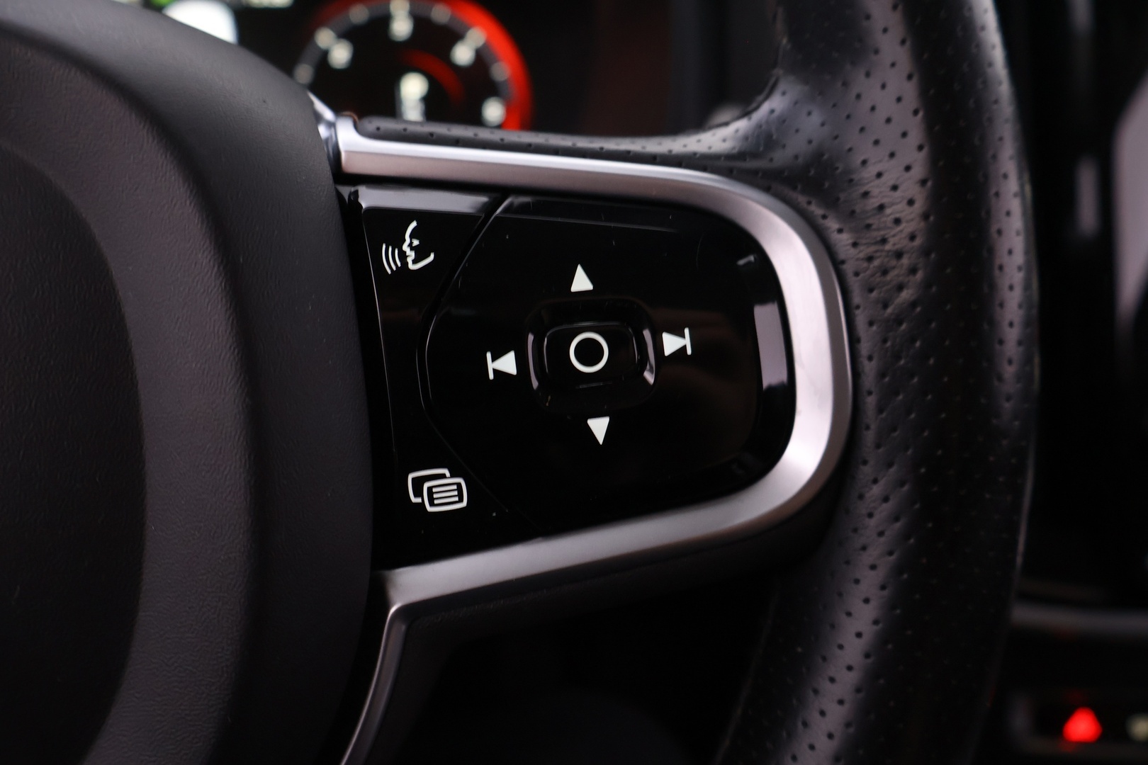 VOLVO V90 2019