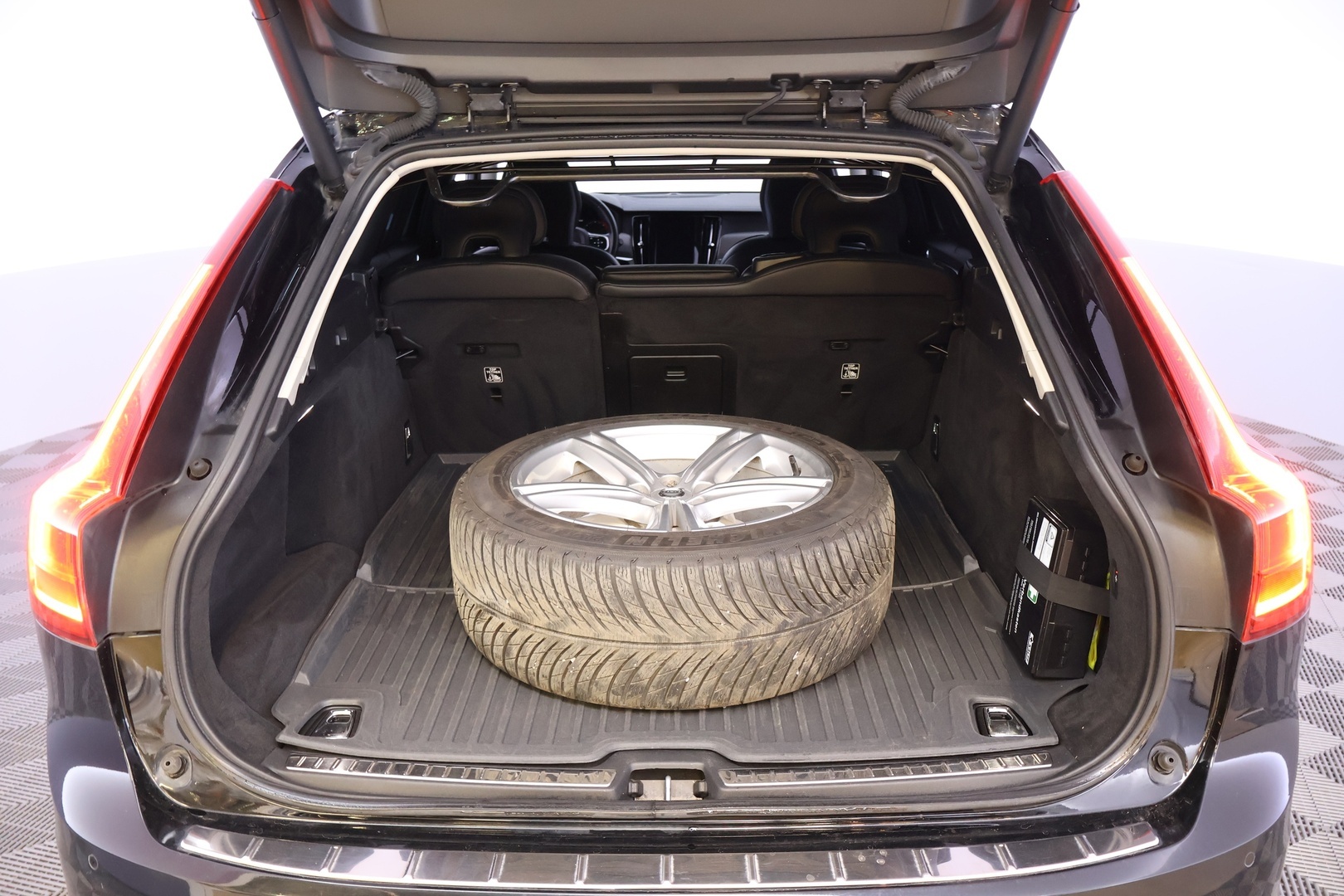 VOLVO V90 2019
