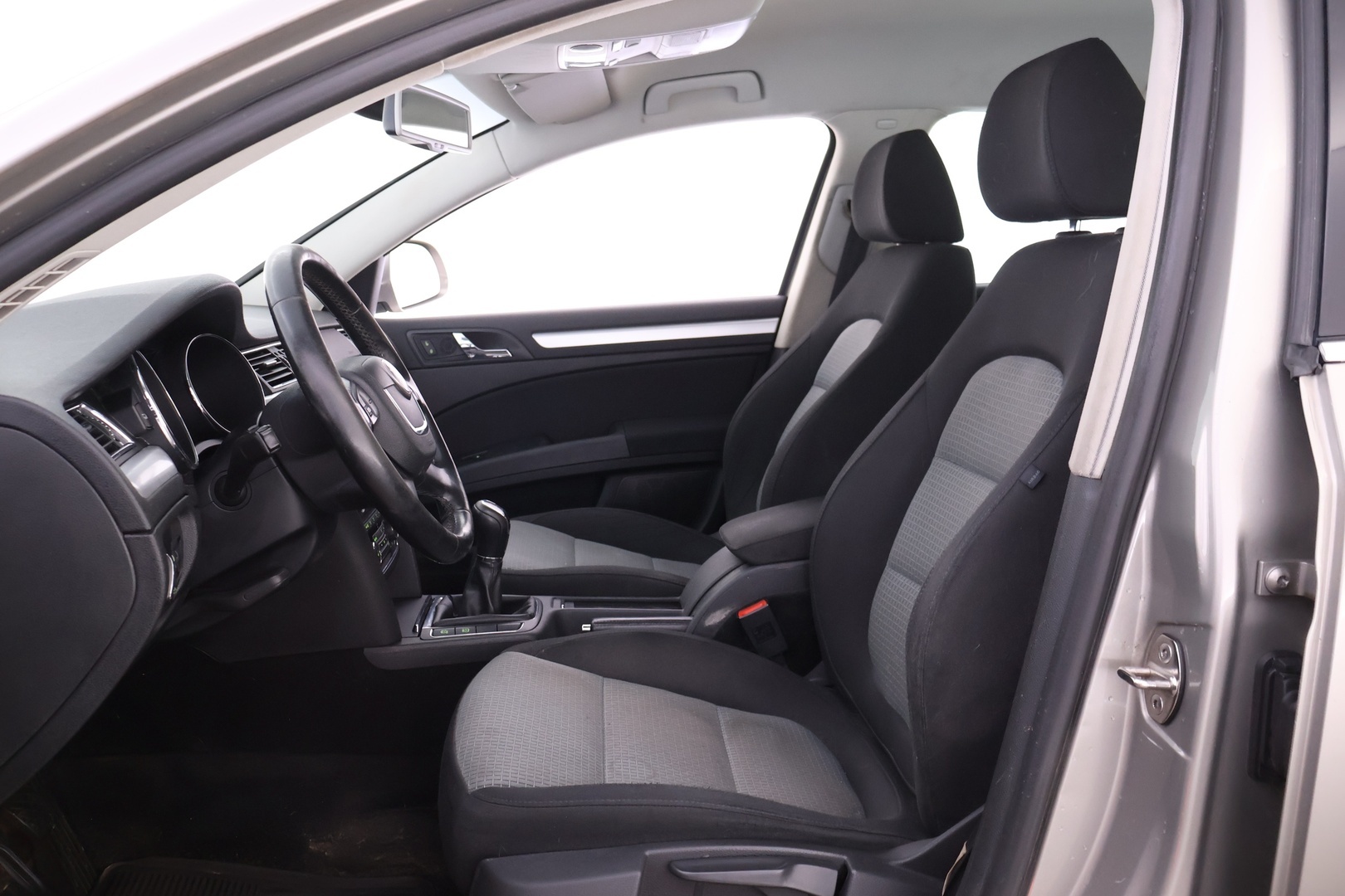 SKODA Superb 2010