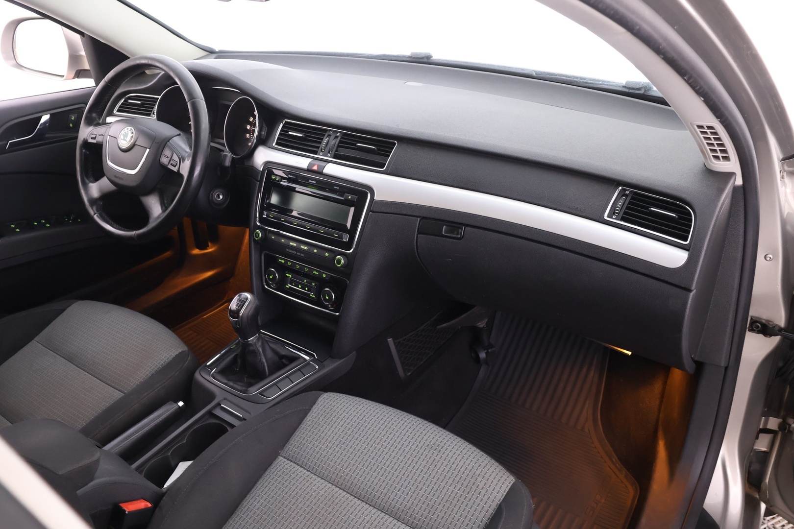 SKODA Superb 2010