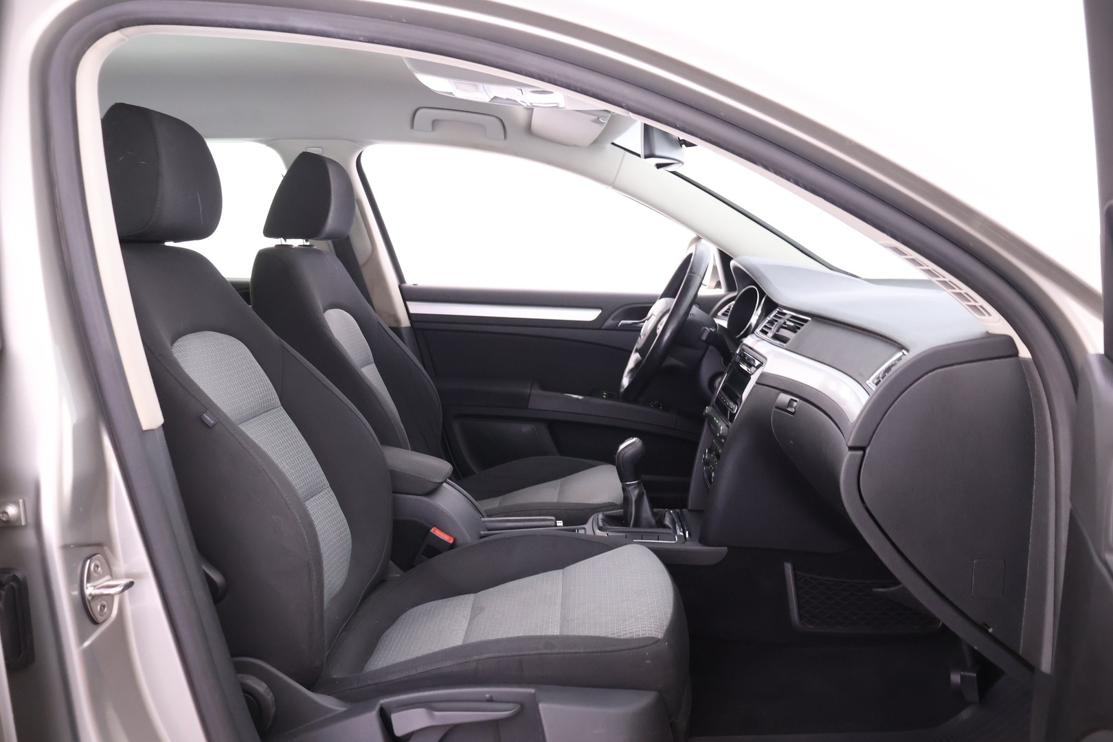 SKODA Superb 2010