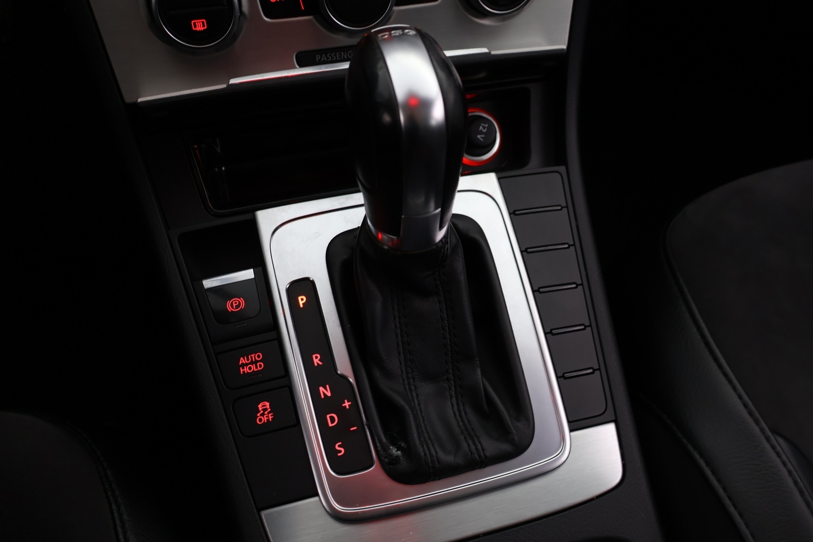 VOLKSWAGEN Passat 2013