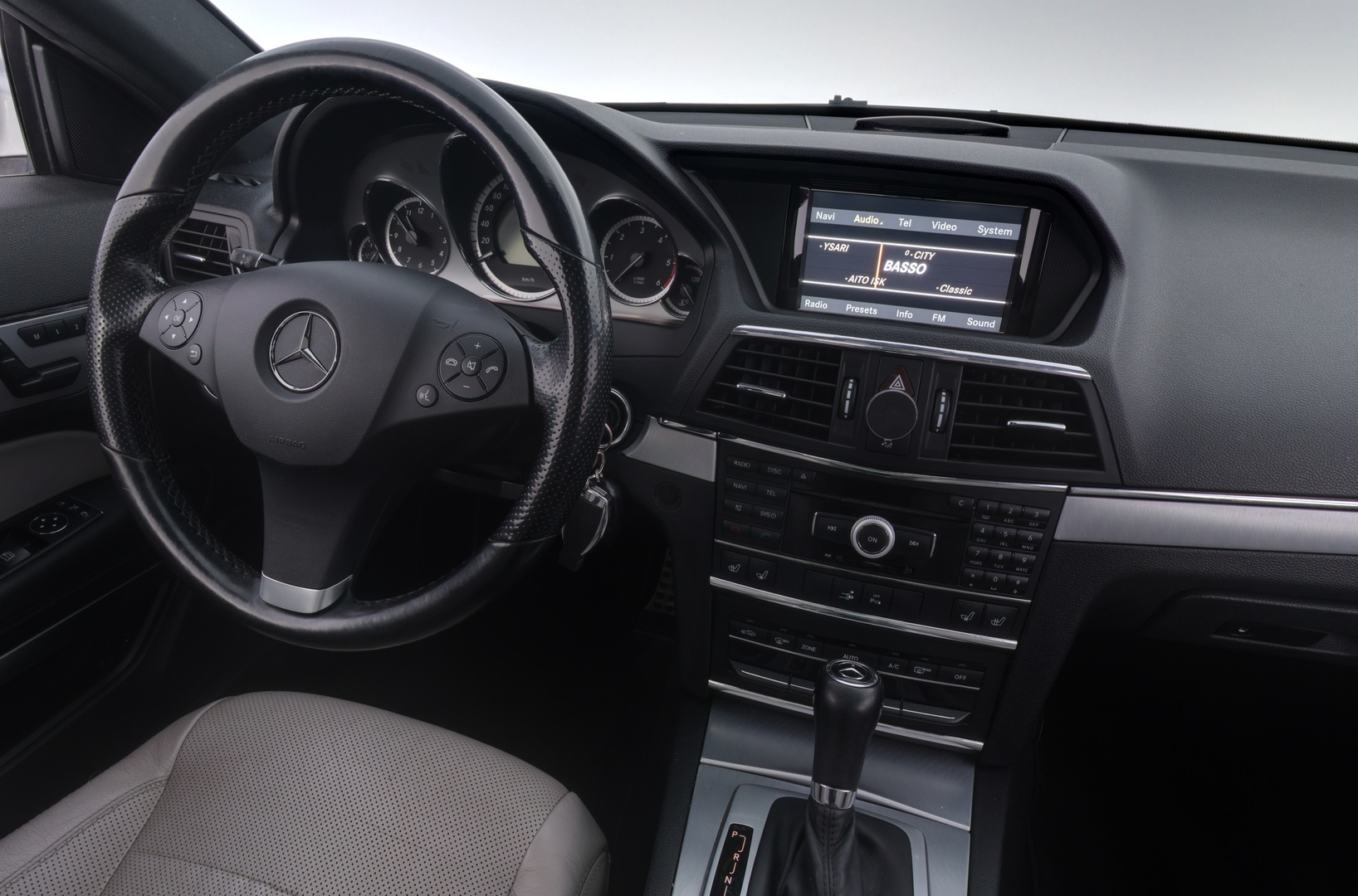 MERCEDES-BENZ E 2009