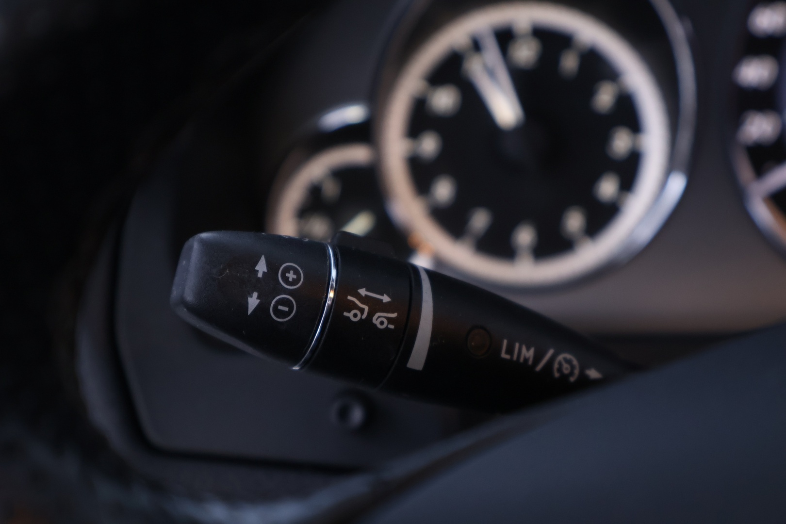 MERCEDES-BENZ E 2009