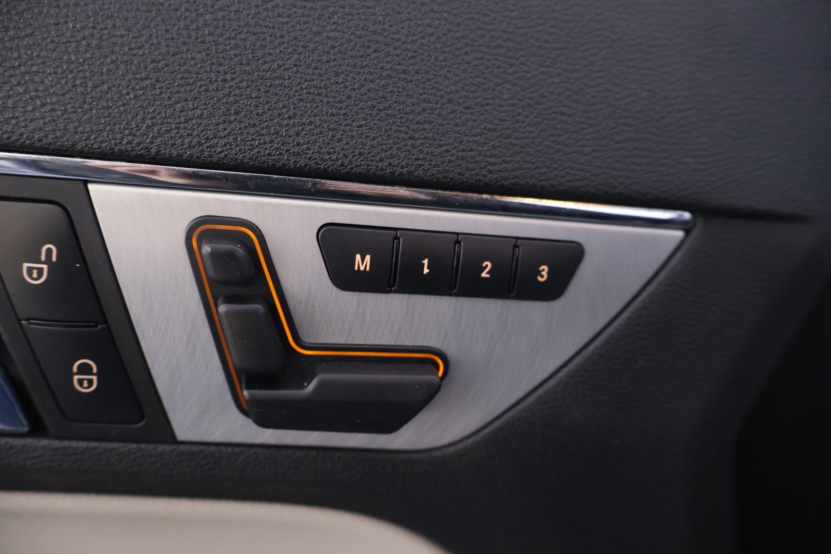 MERCEDES-BENZ E 2009