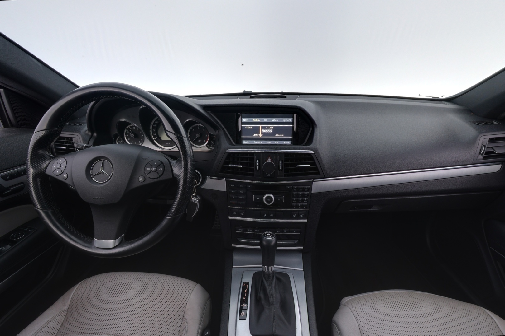 MERCEDES-BENZ E 2009