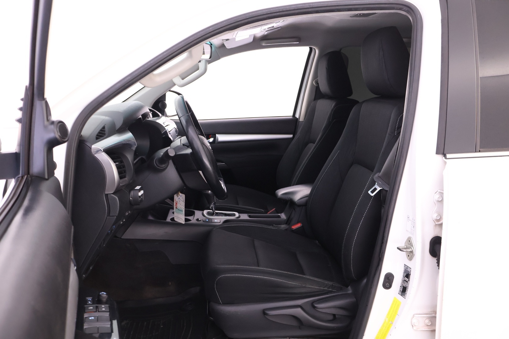 TOYOTA Hilux 2023